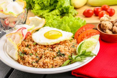 Какви ястия да опитаме в Бали: Насладете се на вкусовете на балийската кухня
