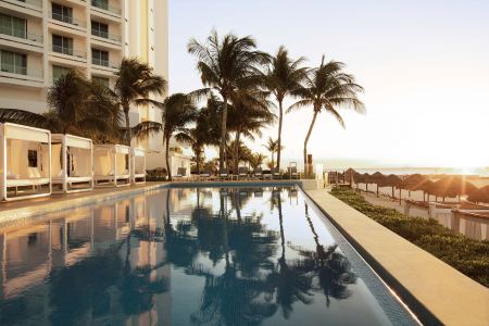  Krystal Grand Cancun